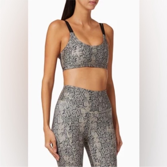 NWT Good American eco sheen scoop bra in boa size 0 - Picture 3 of 7